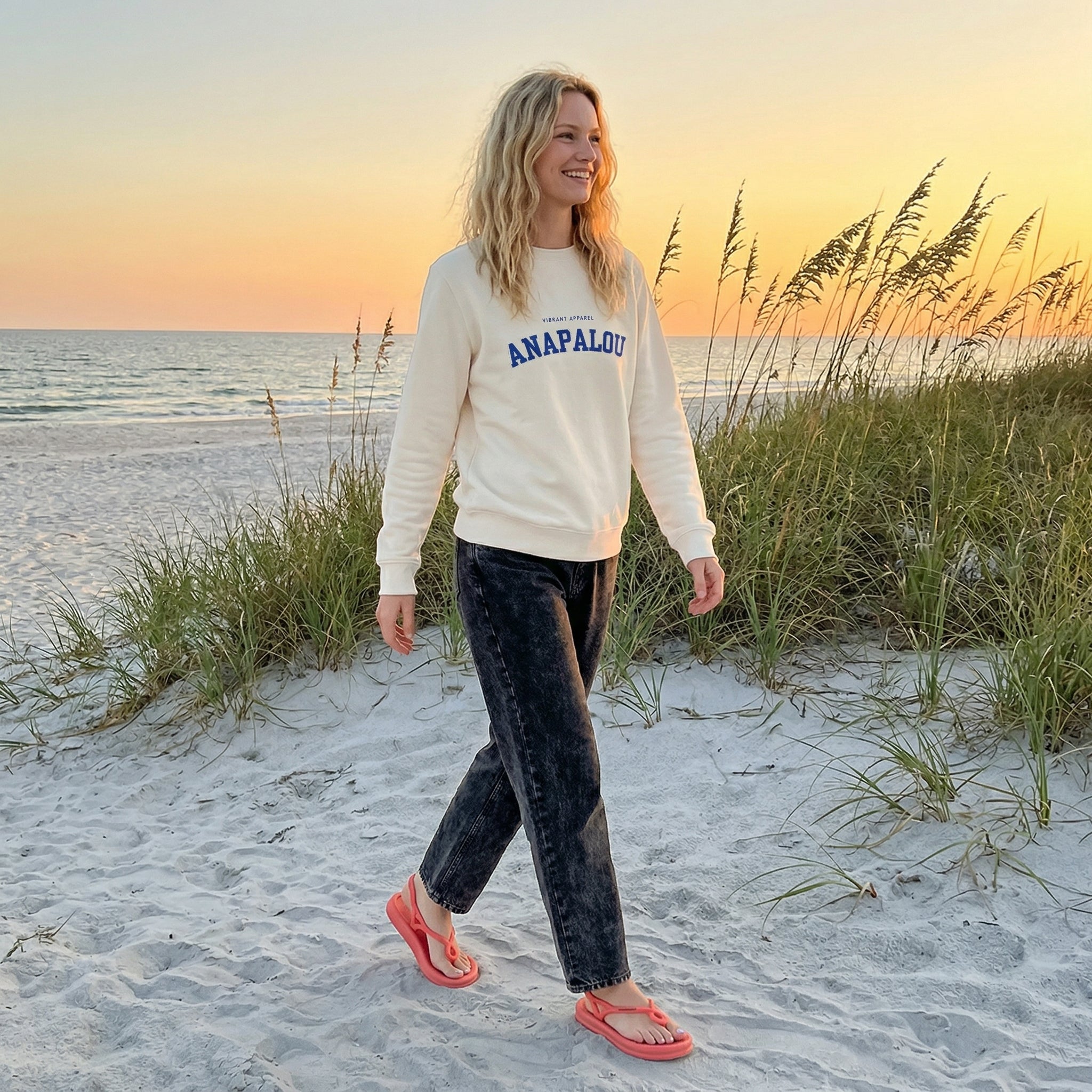 femme portant un sweatshirt qui marche